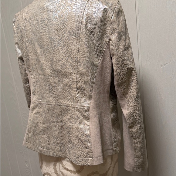 Chico ‘s Python Faux-Leather Moto Jacket size 1 Color cream - Picture 7 of 12